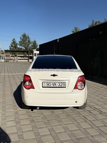Chevrolet Aveo-5