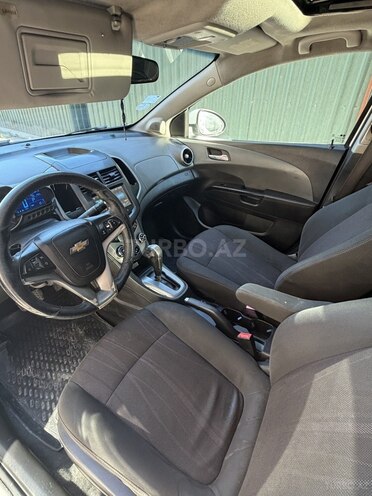 Chevrolet Aveo-8