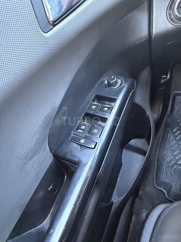 Chevrolet Aveo-10