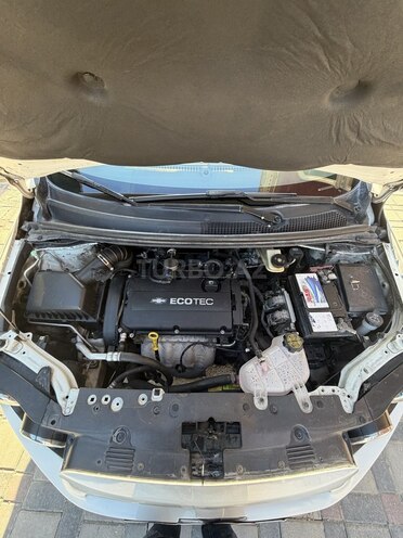 Chevrolet Aveo-12