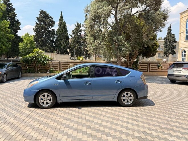 Toyota Prius-12
