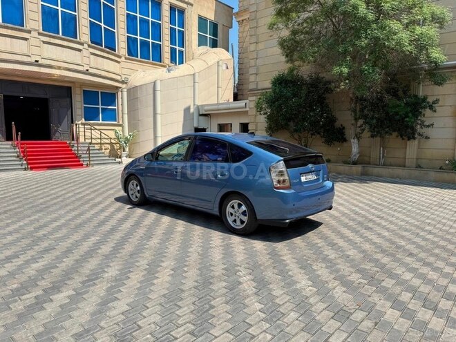 Toyota Prius-7