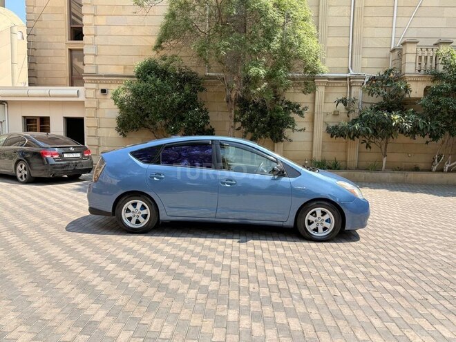 Toyota Prius-5