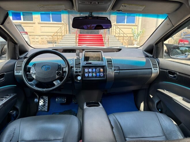 Toyota Prius-13