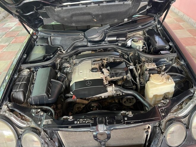 Mercedes E 200-7