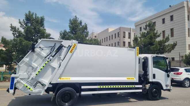 Isuzu NPR 75 L-5