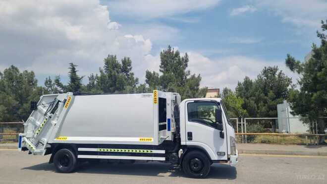 Isuzu NPR 75 L-7