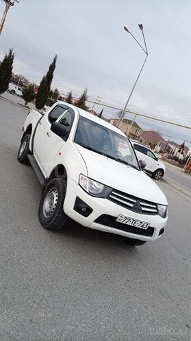 Mitsubishi L200-4