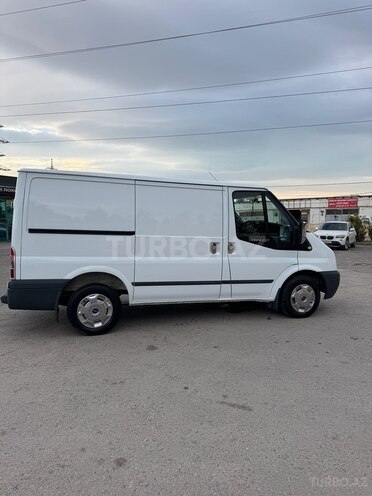 Ford Transit-3