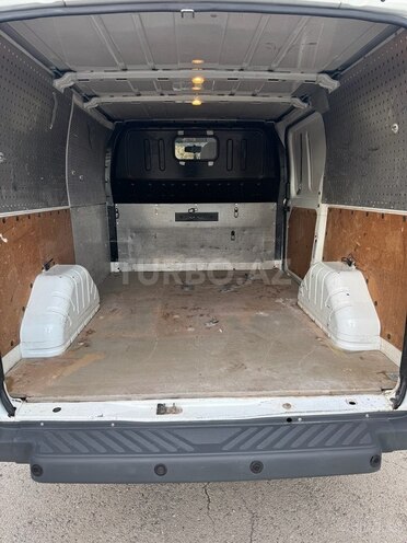Ford Transit-16