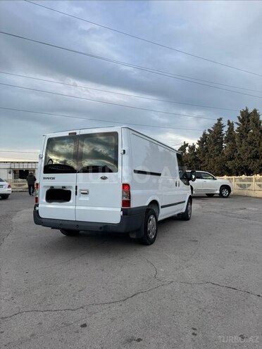 Ford Transit-6