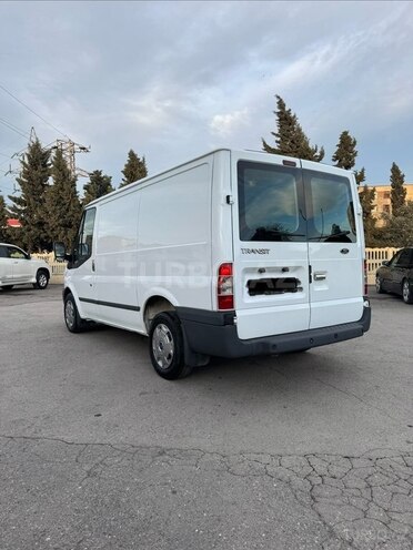 Ford Transit-5