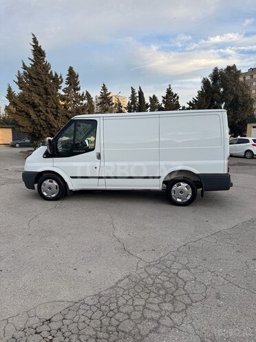 Ford Transit-4