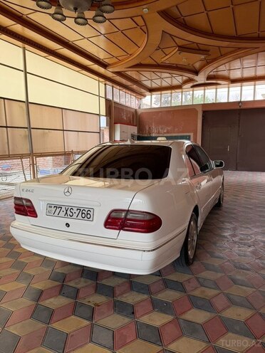 Mercedes E 240-15
