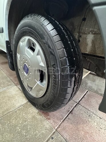 Ford Transit-20