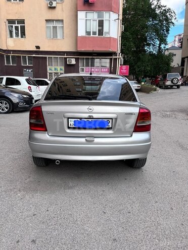 Opel Astra-2