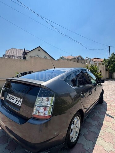 Toyota Prius-2