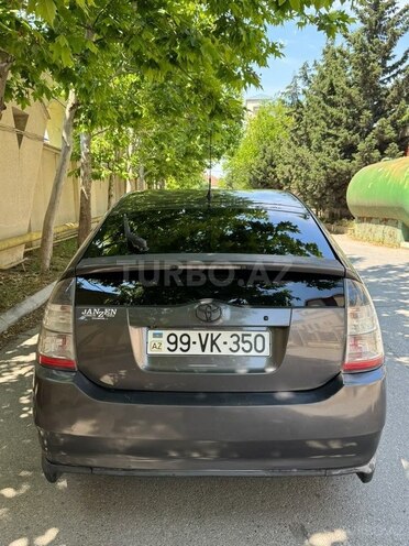 Toyota Prius-3