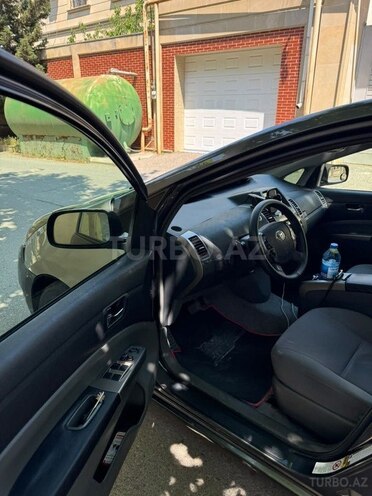 Toyota Prius-8
