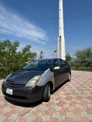 Toyota Prius-12