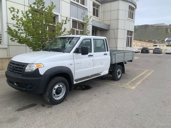 UAZ Profi-7