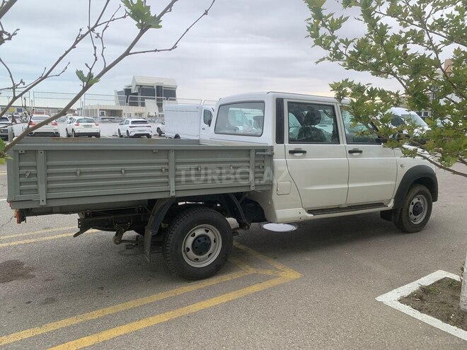 UAZ Profi-6