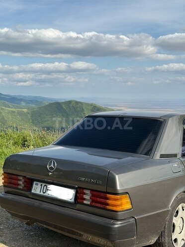 Mercedes 190-2