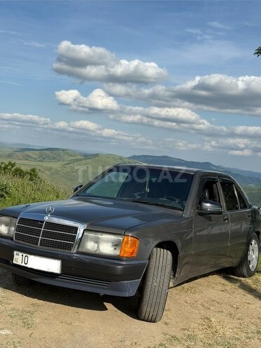 Mercedes 190-1
