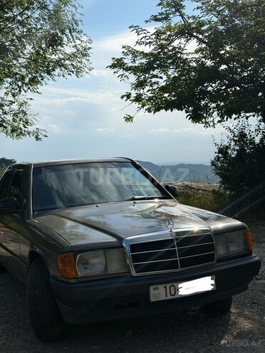 Mercedes 190-11