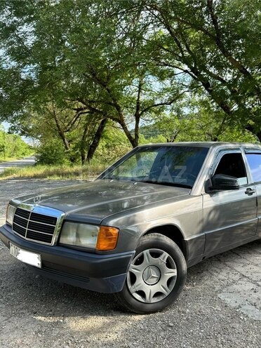 Mercedes 190-8