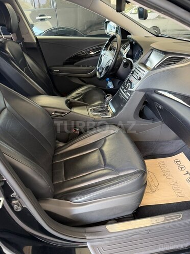 Hyundai Grandeur-9
