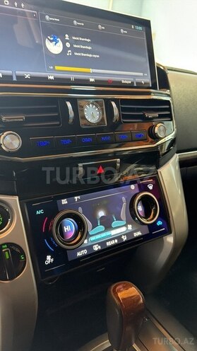 Toyota Land Cruiser-3