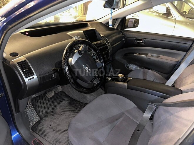 Toyota Prius-3