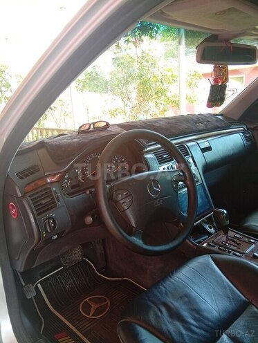 Mercedes E 240-7