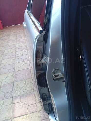 Mercedes E 240-18