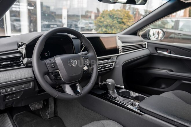 Toyota Camry-8