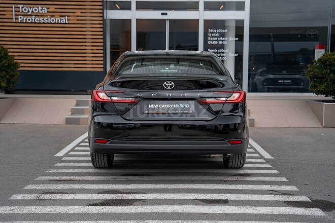 Toyota Camry-5
