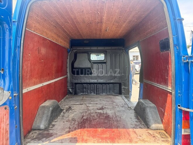 Ford Transit-9