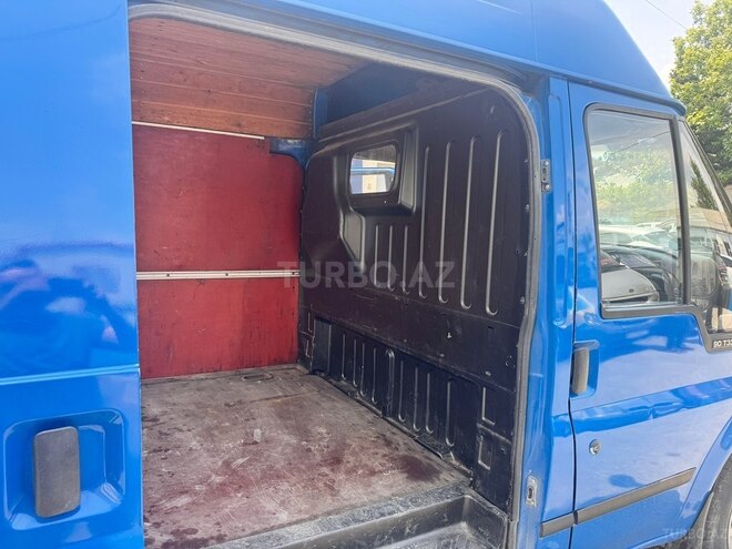 Ford Transit-8