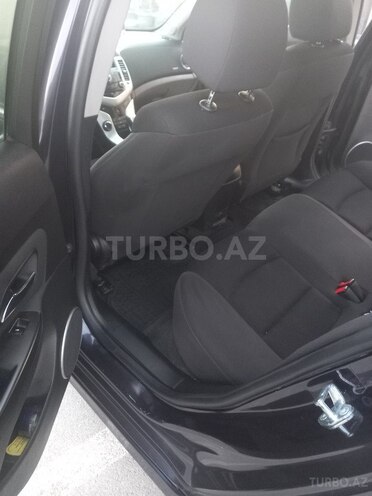 Chevrolet Cruze-13