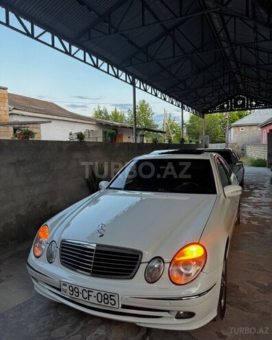 Mercedes E 240-5
