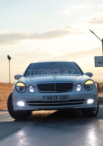 Mercedes E 240-2