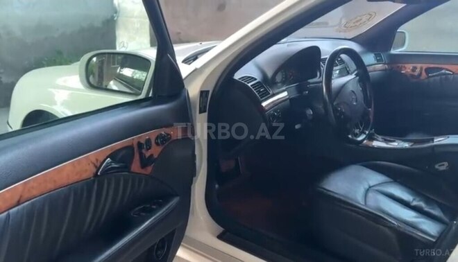 Mercedes E 240-7