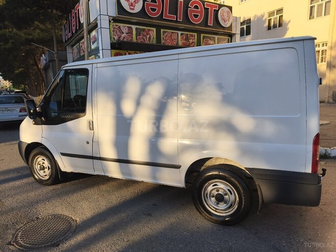 Ford Transit-3