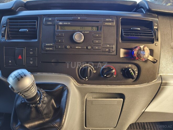 Ford Transit-7