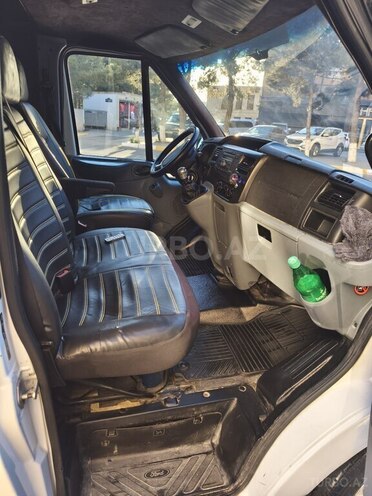 Ford Transit-6