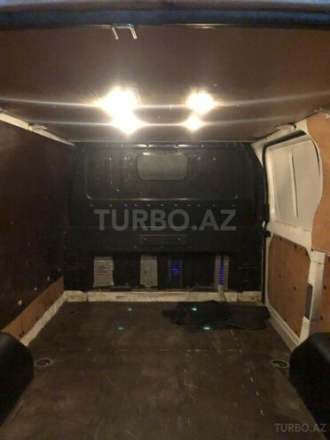 Ford Transit-10