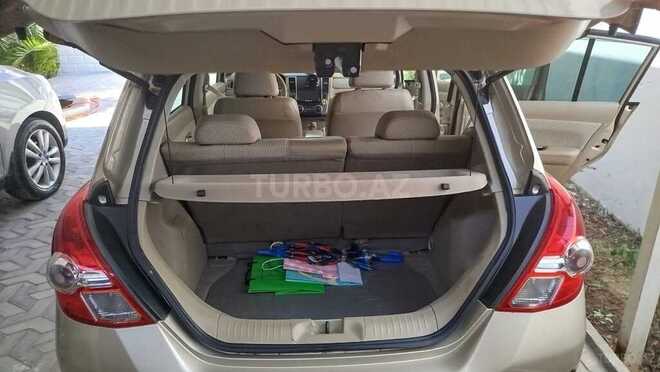 Nissan Tiida-4