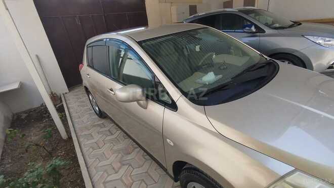 Nissan Tiida-6