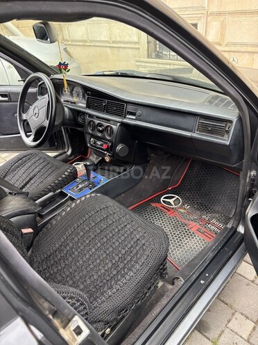 Mercedes 190-5